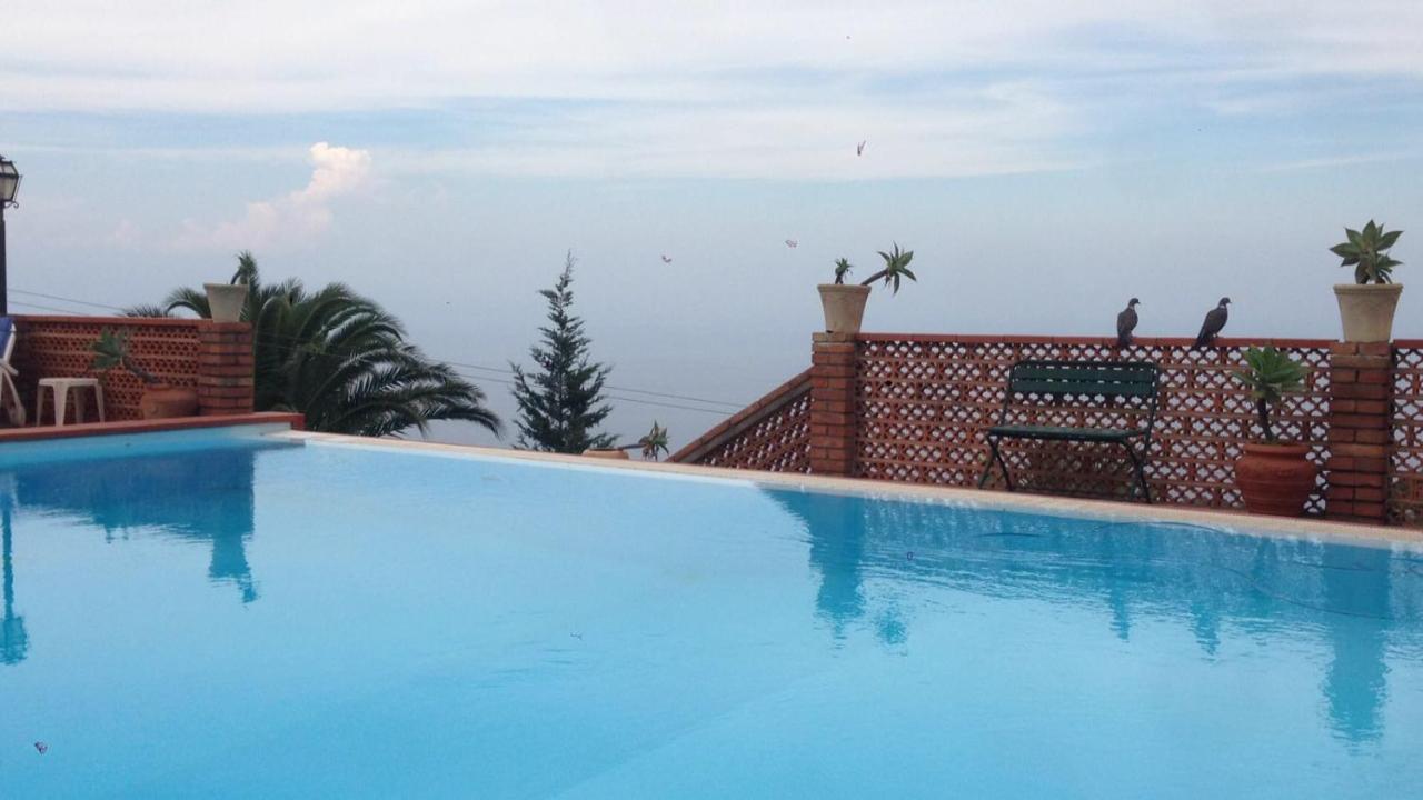 Luxury Suite Terrazze E Vista Mare Taormina Bagian luar foto