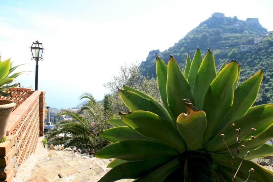 Luxury Suite Terrazze E Vista Mare Taormina Bagian luar foto